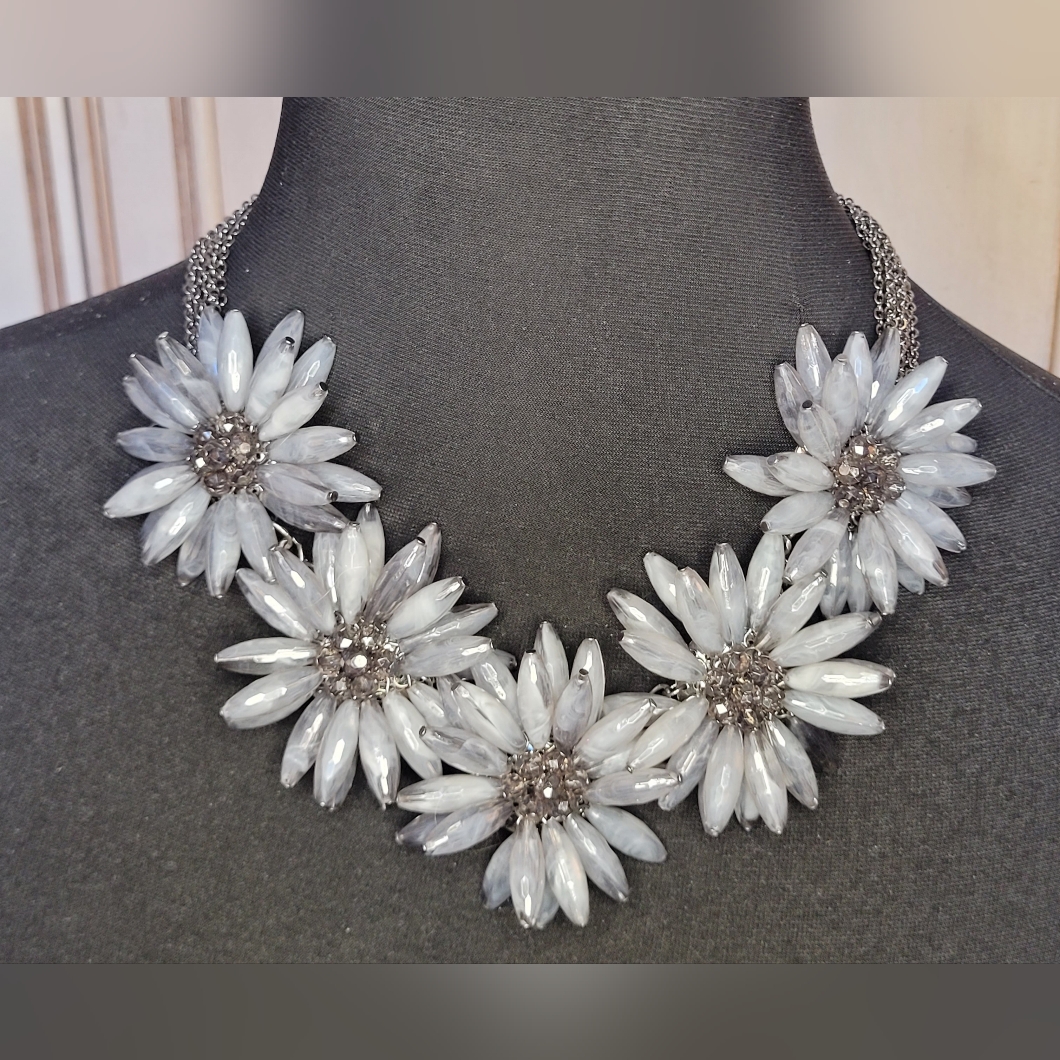 Natasha Couture Necklace Floral Statement 35$